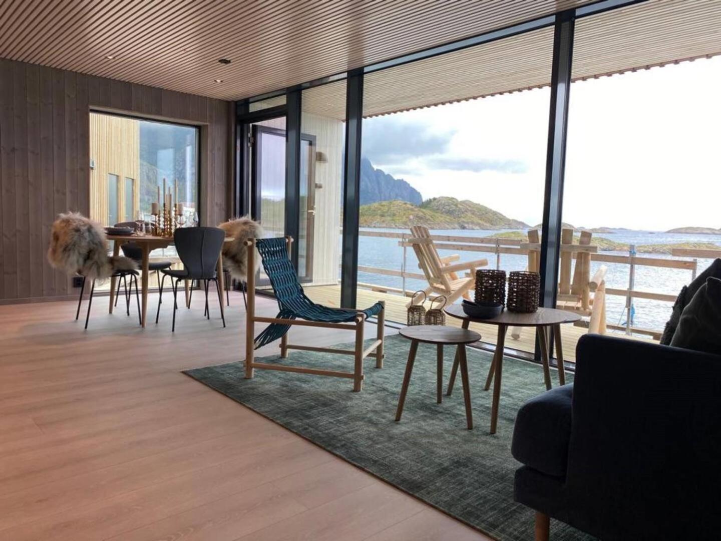 Waterfront Apartment With Panoramic Sea View Henningsvaer Exteriér fotografie